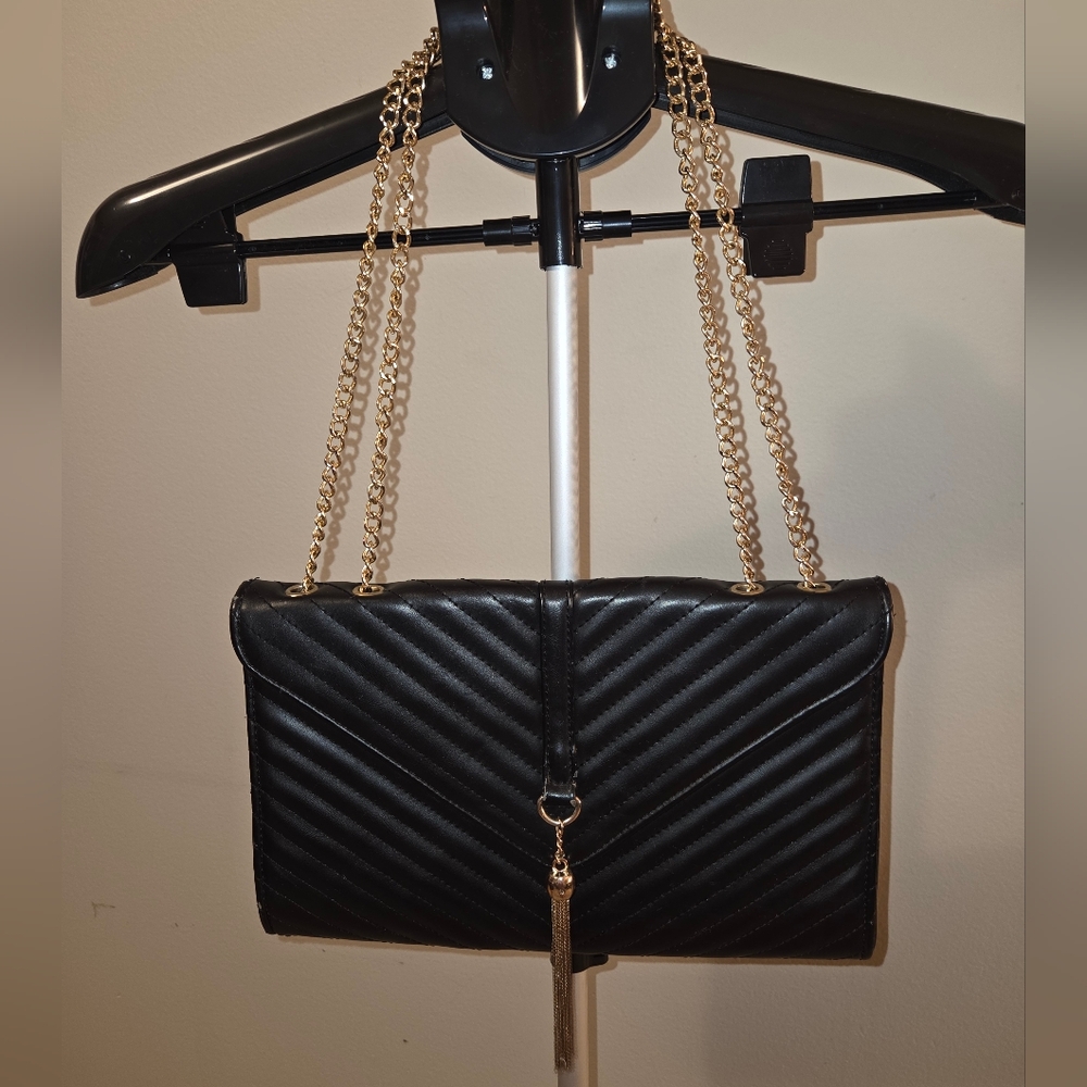 Elegant Black Quilted Chain Shoulder Bag